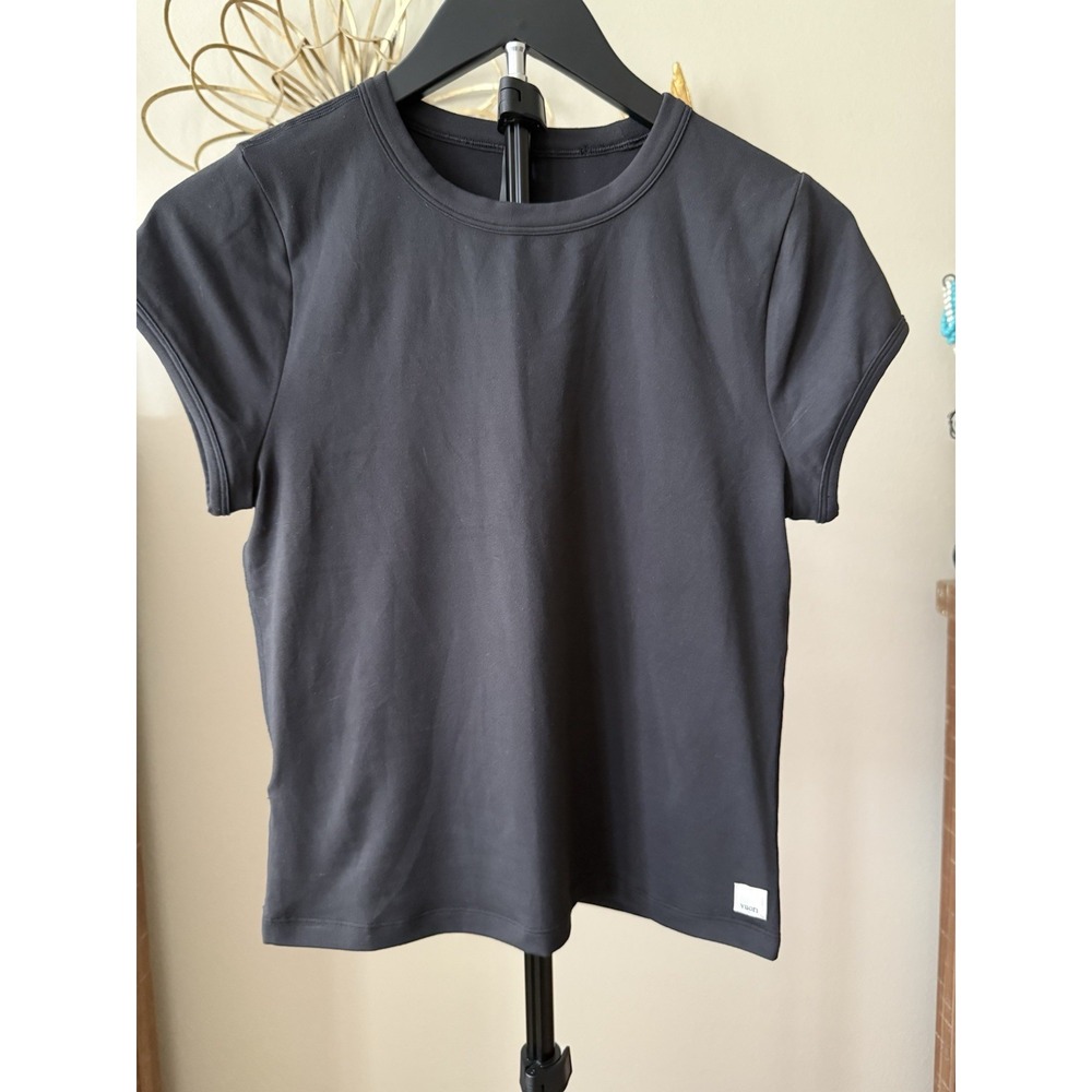 Vuori Halo Baby Tee M Black DreamKnit Short Sleeve Performance Top